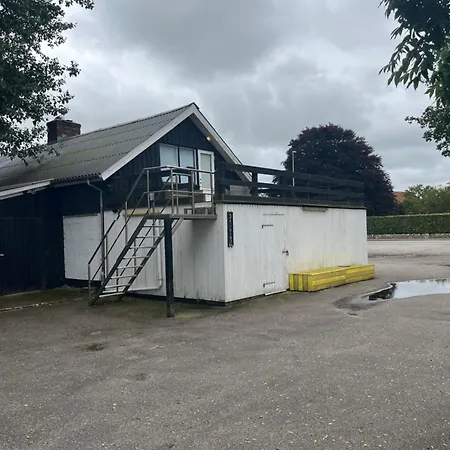 Dostrup Landevejskro & 3* Скербек