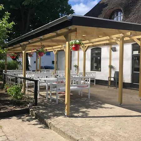 Dostrup Landevejskro & 3* Skærbæk